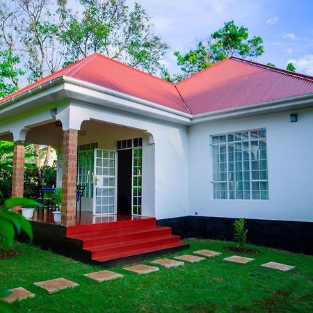 Royal Homestay Moshi Exterior photo