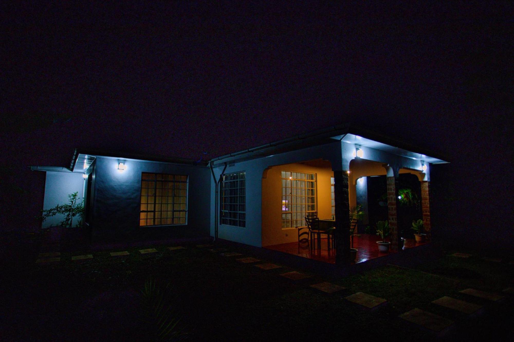 Royal Homestay Moshi Exterior photo