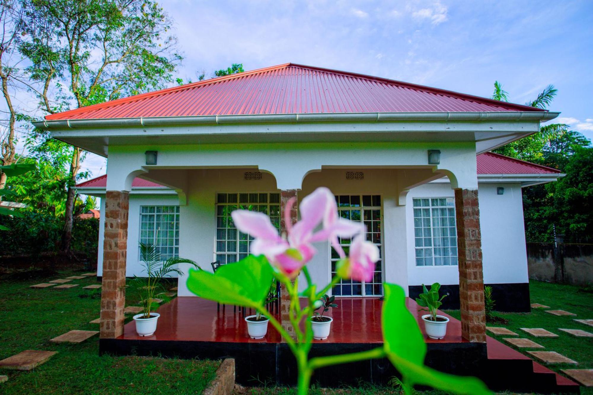 Royal Homestay Moshi Exterior photo