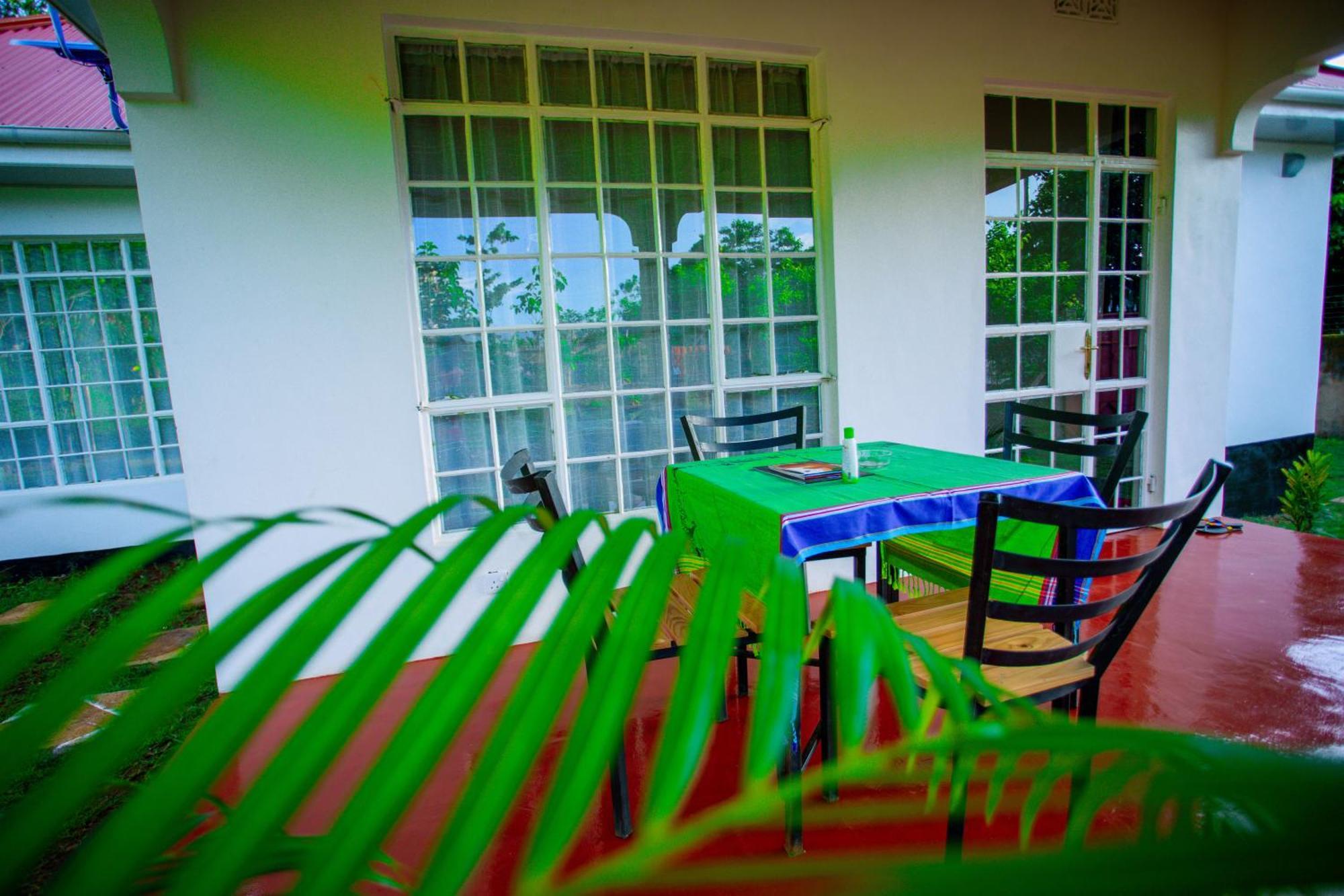 Royal Homestay Moshi Exterior photo