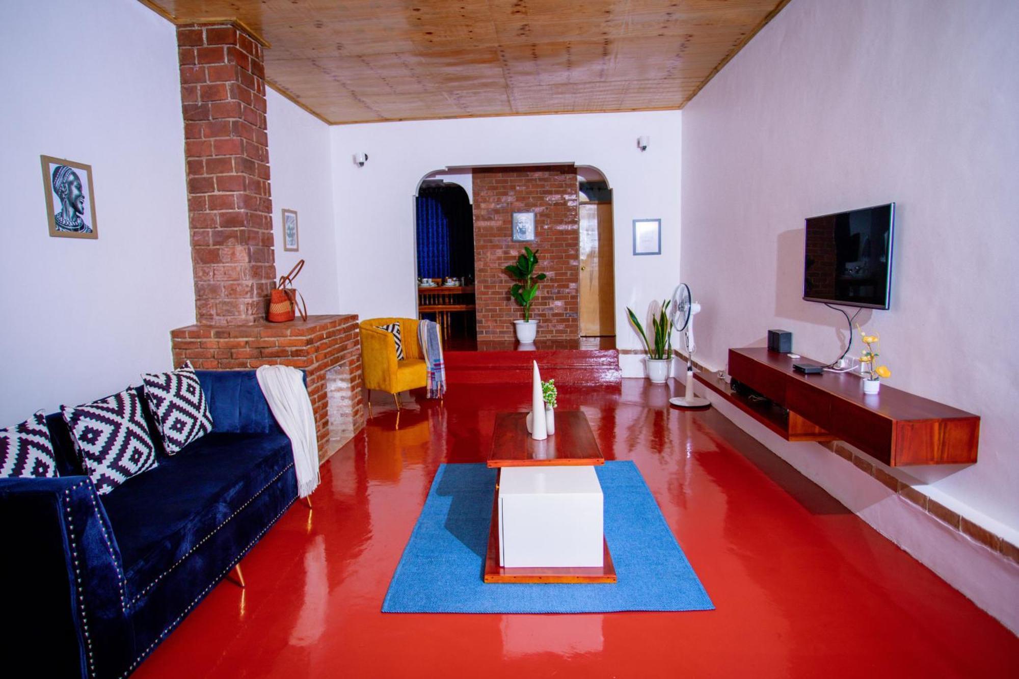 Royal Homestay Moshi Exterior photo