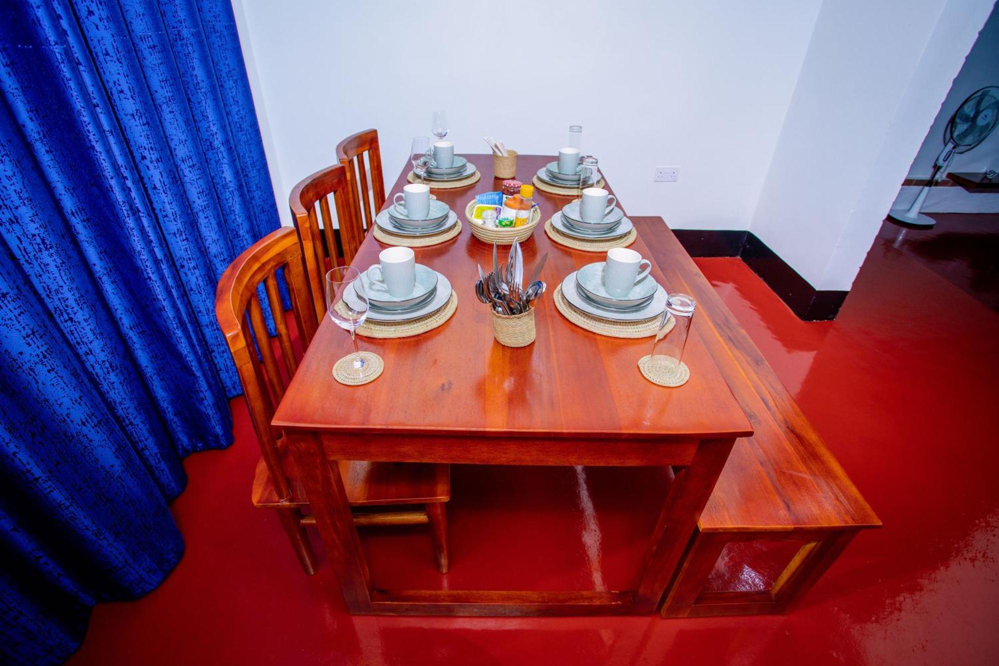Royal Homestay Moshi Exterior photo