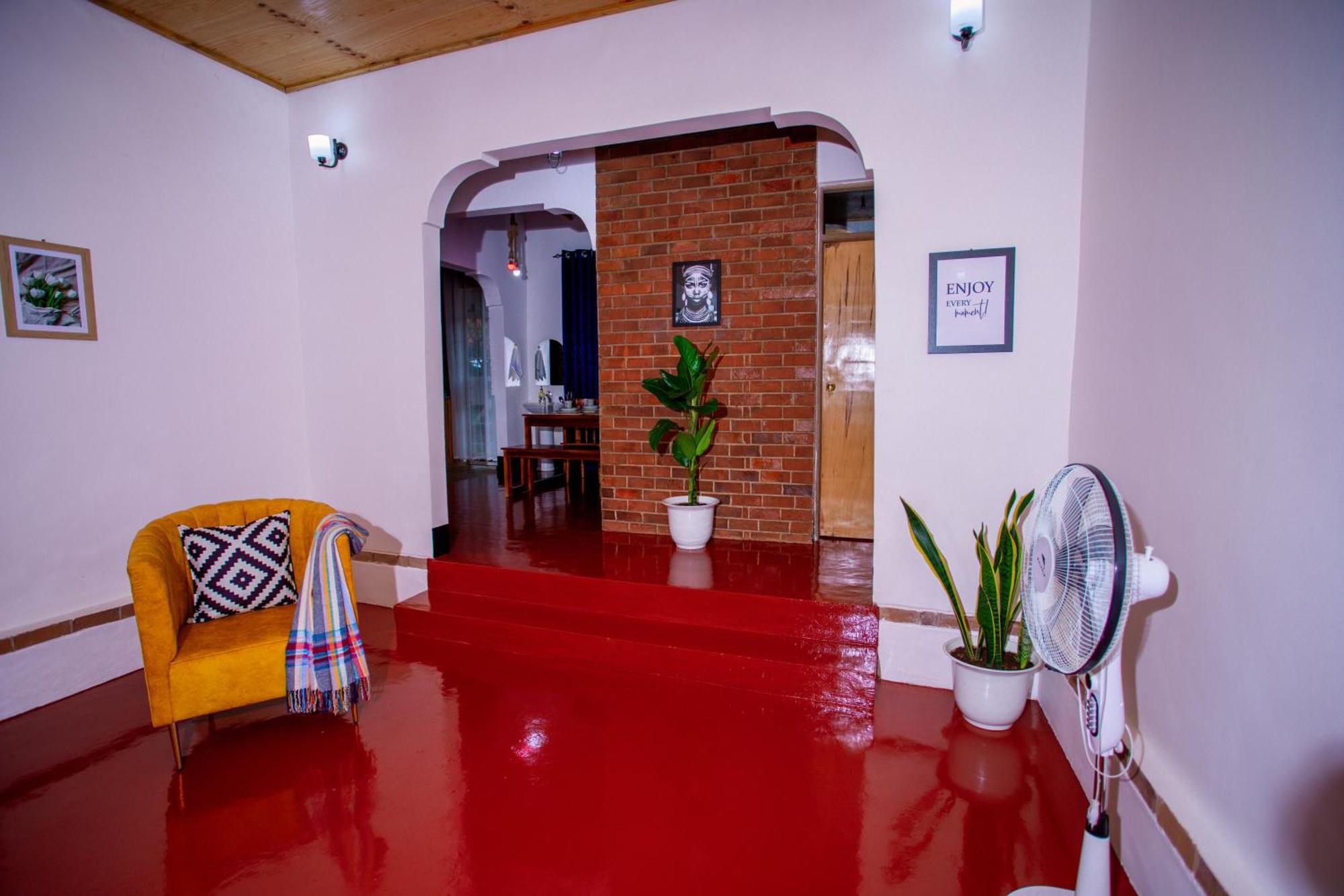 Royal Homestay Moshi Exterior photo